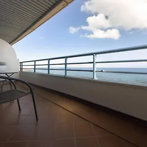 En Primera Línea De Playa. Seis Plazas. Estepona